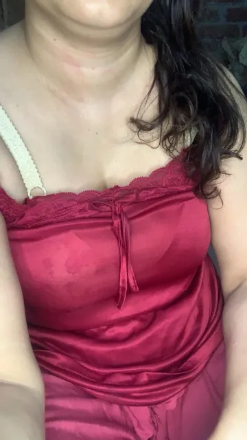 Sara khan