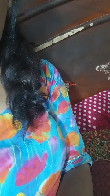 2 girl available