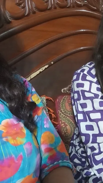 2 girl available