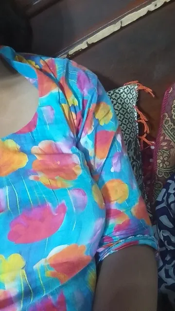 2 girl available