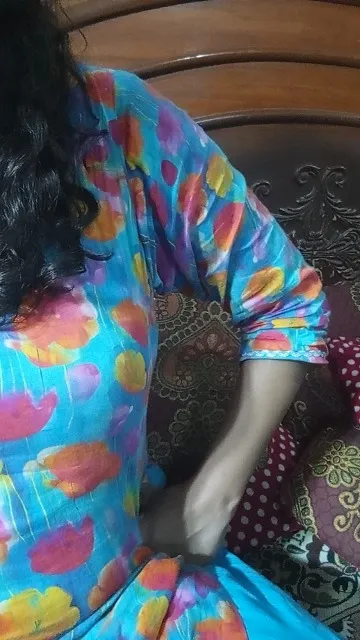 2 girl available